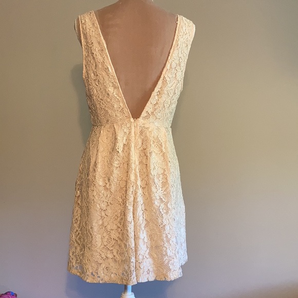 Forever 21 creamy / peachy dress with V neckline and low cut V back. Size Large - Picture 2 of 14